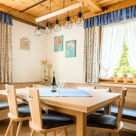 Am Ferienbauernhof Schmiedbauer Com Salzkammergut Faistenau