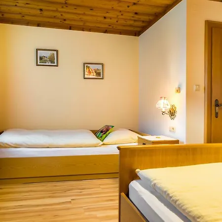 Apartment Am Ferienbauernhof Schmiedbauer Com Salzkammergut Faistenau
